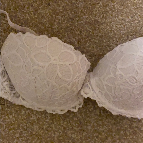 Gently used white bra - Picture 2 of 2